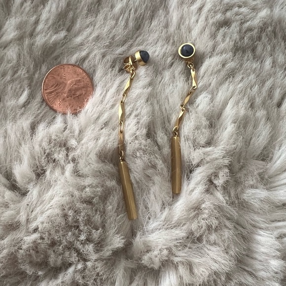 Brushed Gold drop earrings with stone - Picture 4 of 4